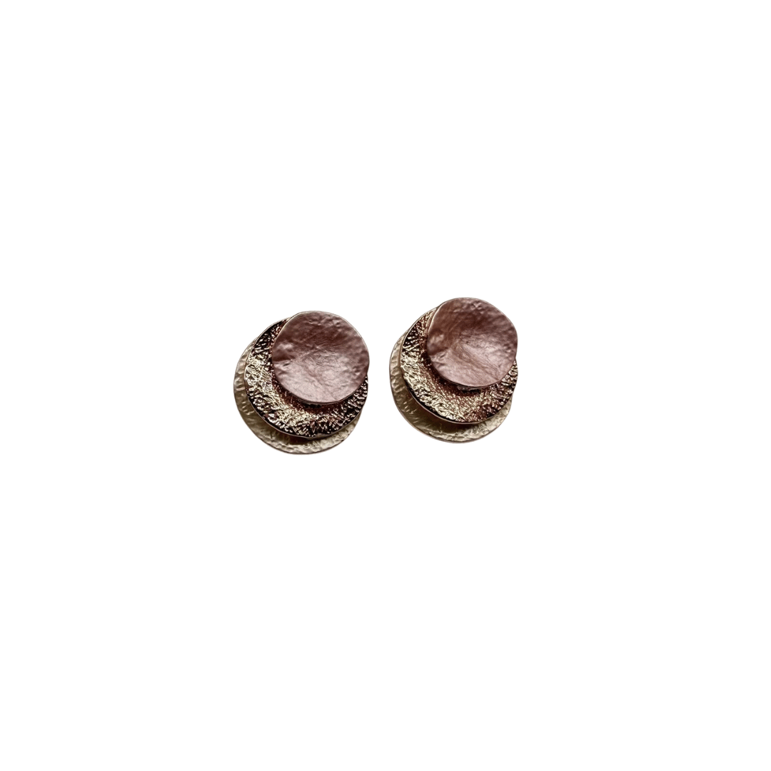 245 orecchini bottone tre tondi terracotta